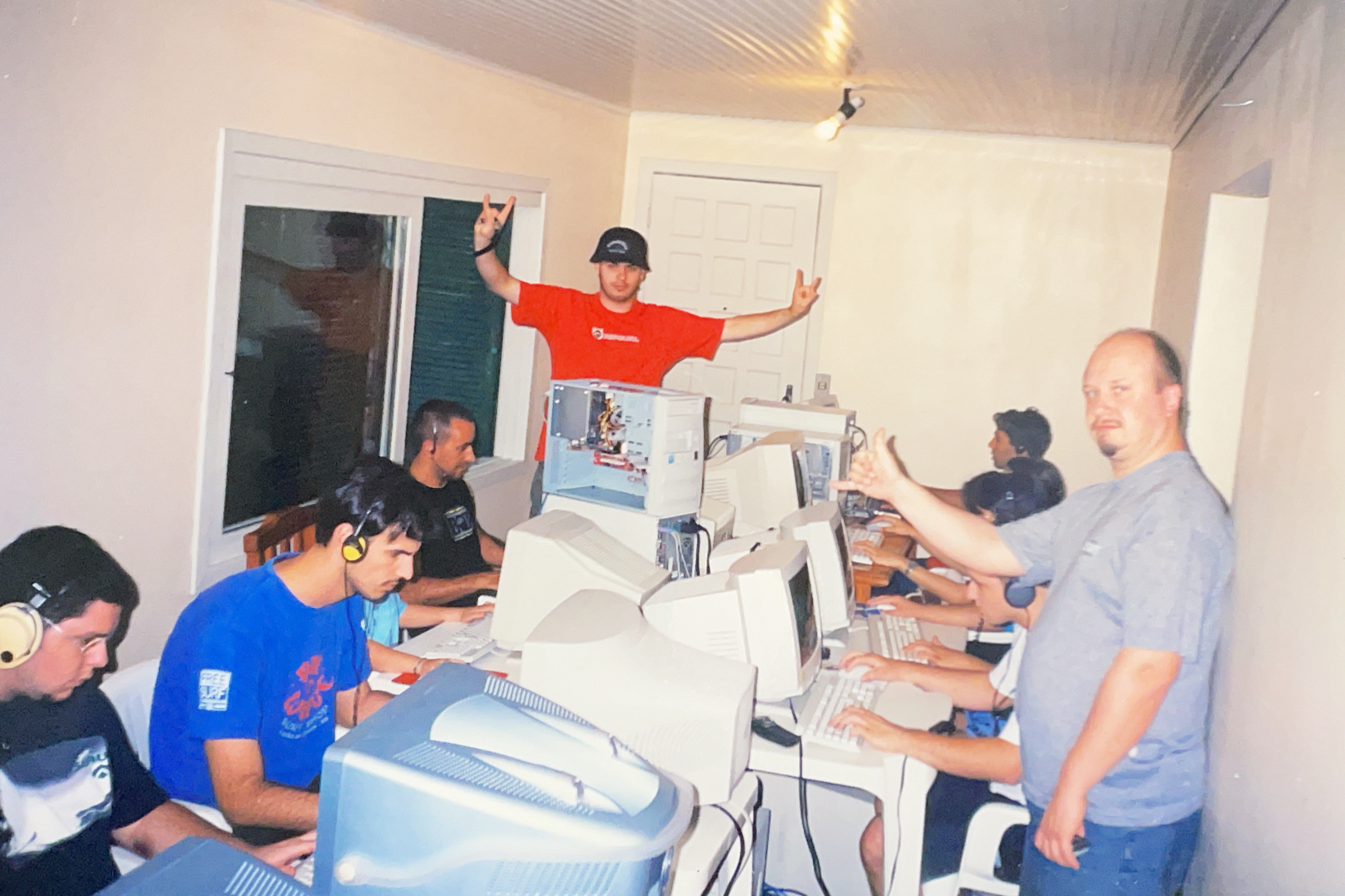 Lan House - Medal of Honor, Warcraft 3 e Counter-Strike